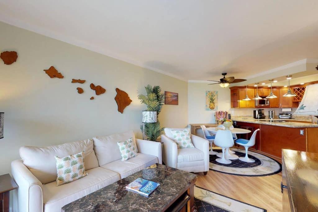 Oceanfront Penthouse With Amazing Views At Kauhale Makai Appartement Kihei Buitenkant foto