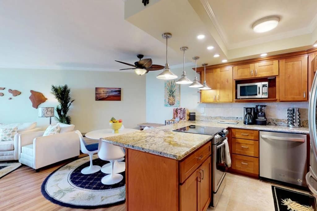 Oceanfront Penthouse With Amazing Views At Kauhale Makai Appartement Kihei Buitenkant foto