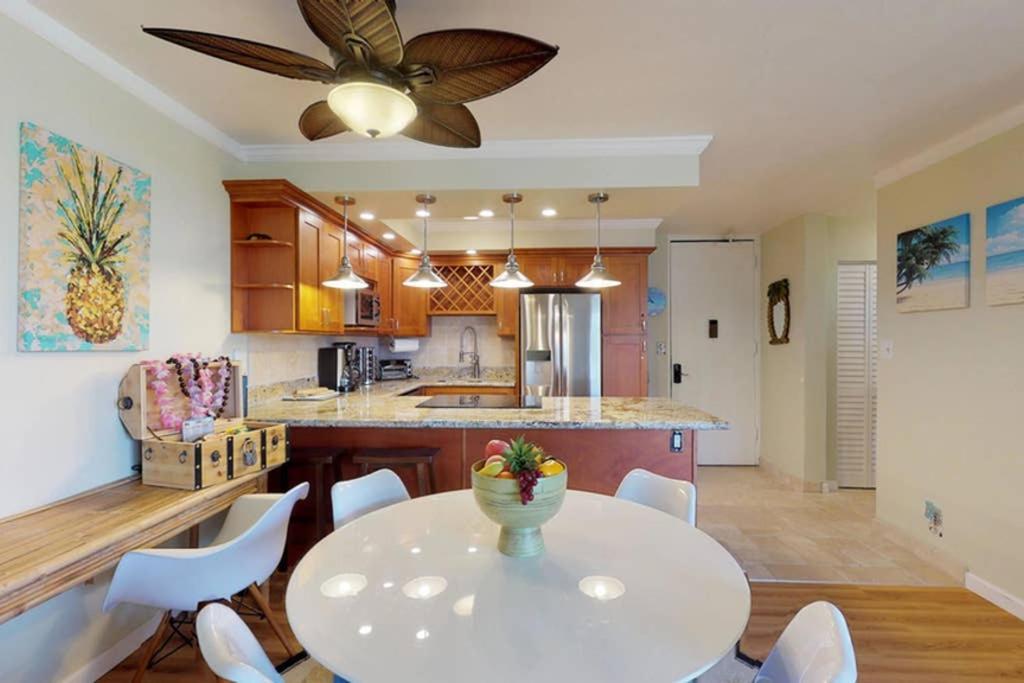 Oceanfront Penthouse With Amazing Views At Kauhale Makai Appartement Kihei Buitenkant foto