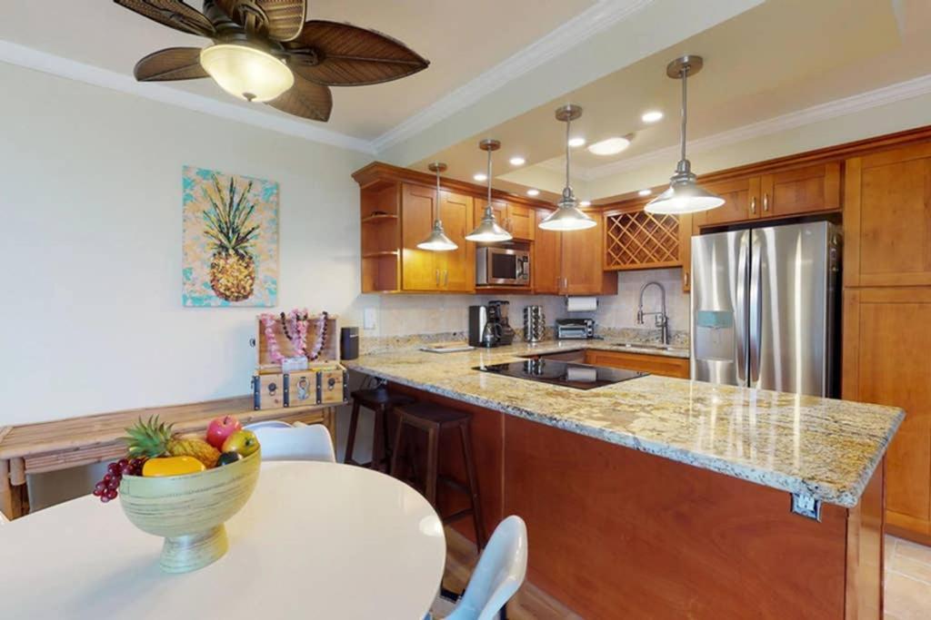 Oceanfront Penthouse With Amazing Views At Kauhale Makai Appartement Kihei Buitenkant foto